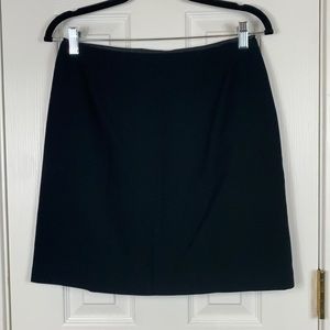 Gap black pencil skirt size 4, 50% polyester, 50% rayon. Zipper in back